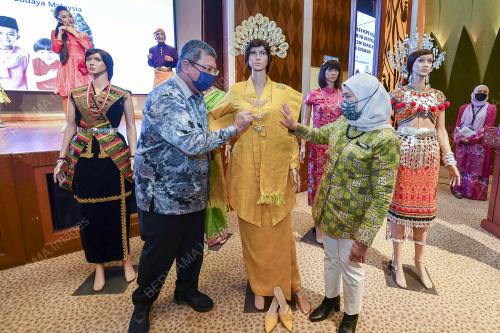 DATUK SERI NANCY SHUKRI