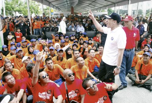 DATUK SERI HISHAMUDDIN TUN HUSSEIN