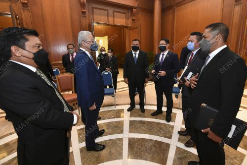 DATUK SERI ISMAIL SABRI YAAKOB