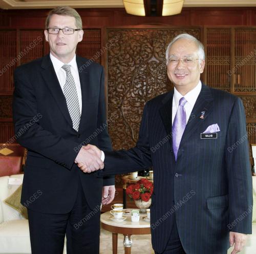 MOHD NAJIB TUN ABDUL RAZAK