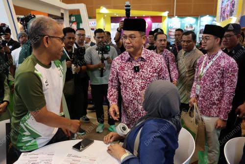 DATUK DR MOHD NA'IM MOKHTAR