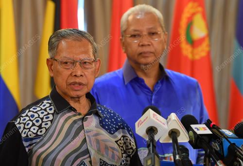 DATUK SERI MUSTAPA MOHAMED