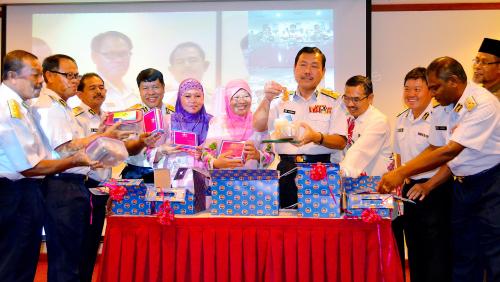 PTJ15_02082012_APMM
