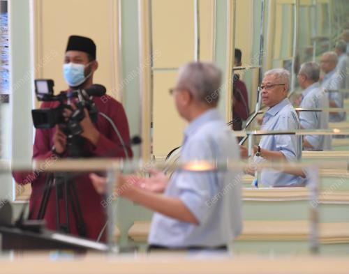 DATUK SERI ISMAIL SABRI YAAKOB