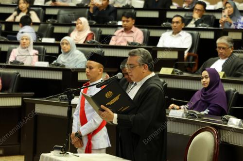 DATUK MOHD NAZLAN MOHD GHAZALI