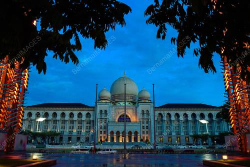 ISTANA KEHAKIMAN