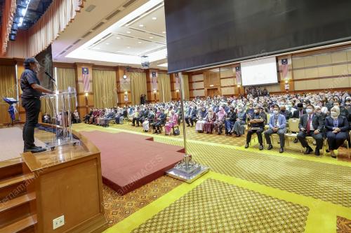 KHAIRY JAMALUDDIN