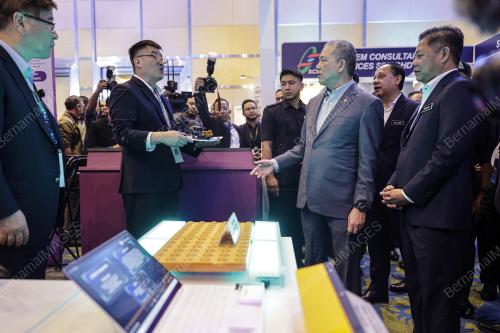 DATUK SERI FADILLAH YUSOF