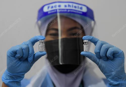 SUNTIKAN IMUNISASI VAKSIN COVID-19