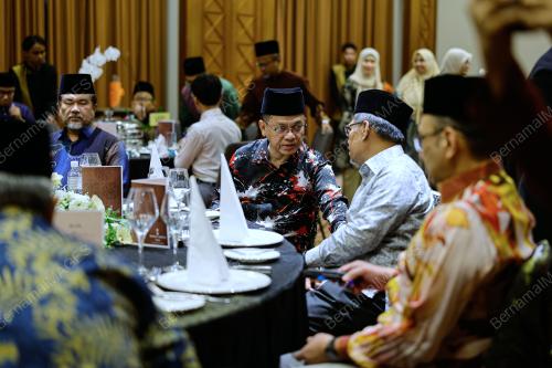 DATUK DR MOHD NAIM MOKHTAR