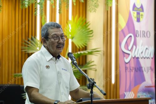 TAN SRI WAN AHMAD DAHLAN ABDUL AZIZ