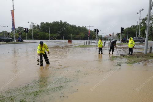 BANJIR KILAT