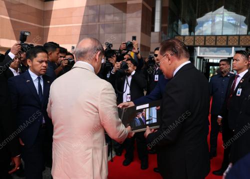 DATUK SERI ANWAR IBRAHIM