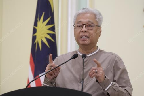 DATUK SERI ISMAIL SABRI YAAKOB