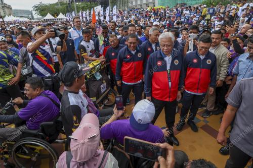 DATUK SERI ISMAIL SABRI YAAKOB