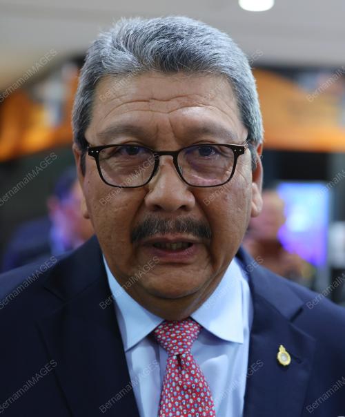 DATUK SERI WAN AHMAD DAHLAN ABDUL AZIZ
