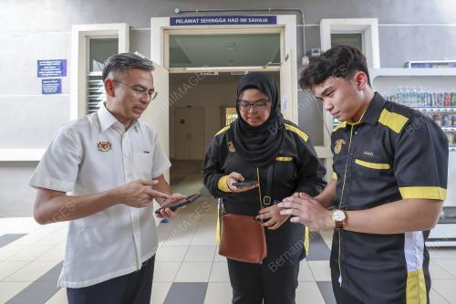 FAHMI FADZIL