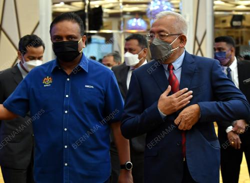 DATUK SERI MAHADZIR KHALID
