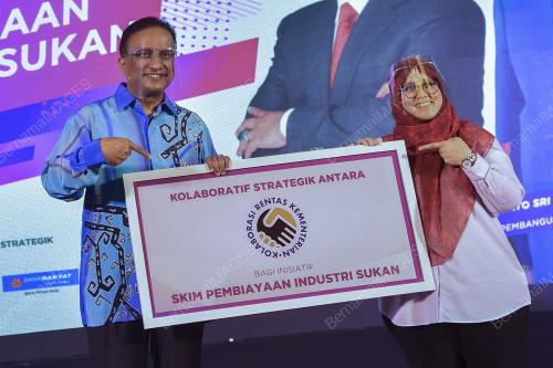 DATUK SERI REEZAL MERICAN NAINA MERICAN