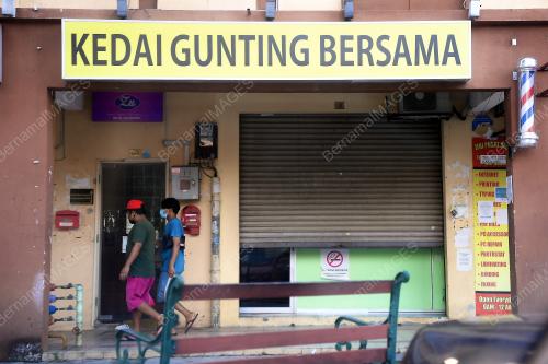KEDAI GUNTING RAMBUT