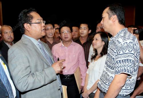 DATUK SERI NOH OMAR