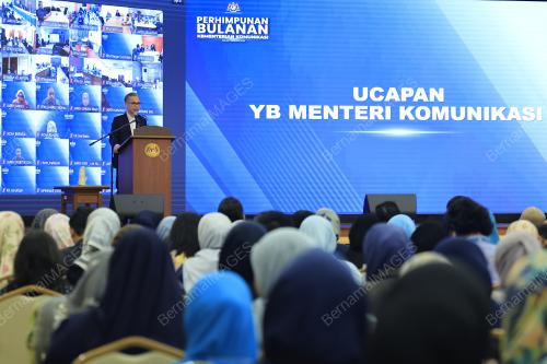 FAHMI FADZIL