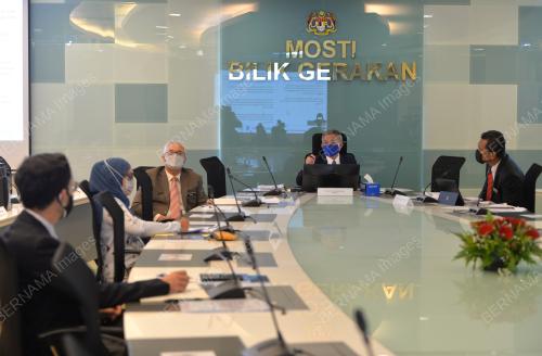 DATUK SERI DR ADHAM BABA