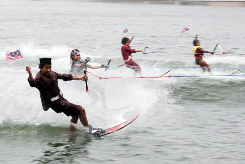 KEMPEN KIBAR JALUR GEMILANG