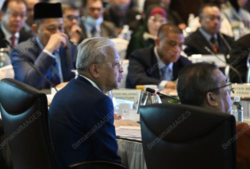 DATUK SERI ISMAIL SABRI YAAKOB