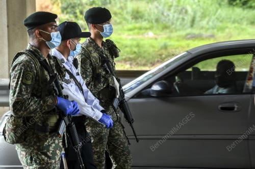 TENTERA & POLIS PETUGAS BARISAN HADAPAN
