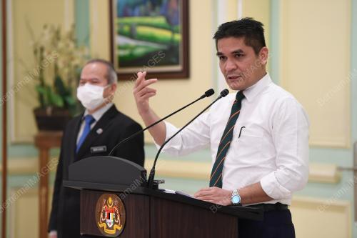 DR RADZI JIDIN