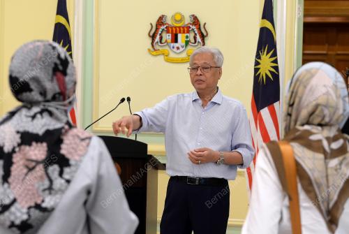 DATUK SERI ISMAIL SABRI YAAKOB