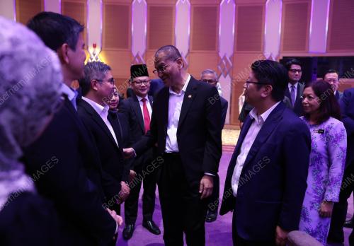 DATUK SERI DR DZULKEFLY AHMAD