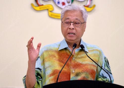 DATUK SERI ISMAIL SABRI YAAKOB