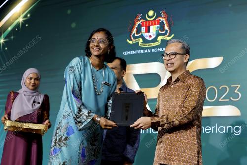 FAHMI FADZIL