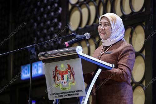 DATUK SERI NANCY SHUKRI