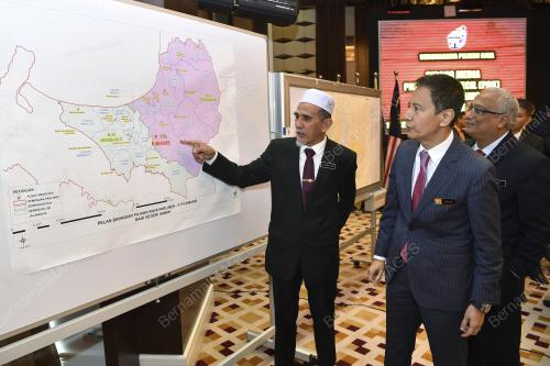 DATUK AZHAR AZIZAN HARUN