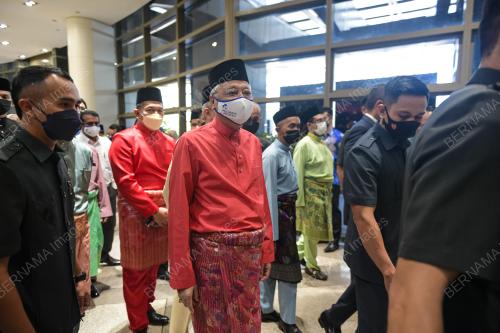 DATUK SERI ISMAIL SABRI YAAKOB