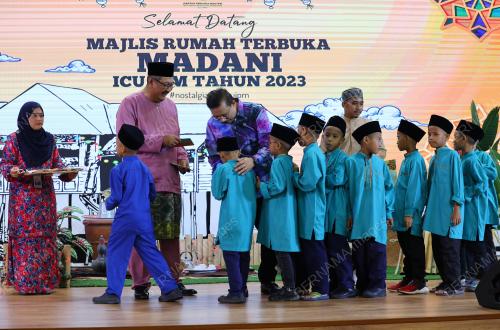 TAN SRI MOHD ZUKI ALI