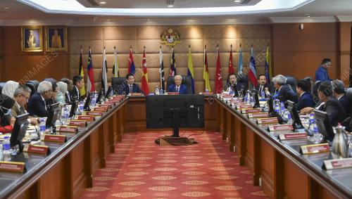 DATUK SERI ISMAIL SABRI YAAKOB