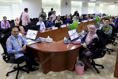 DATUK SERI ANWAR IBRAHIM