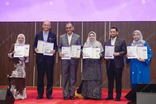 DATUK SERI DR DZULKEFLY AHMAD