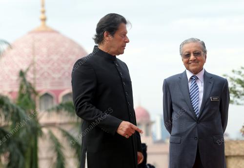 PTJ15_20112018_PM_PAKISTAN