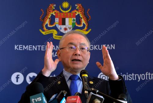 DATUK SERI DR WEE KA SIONG