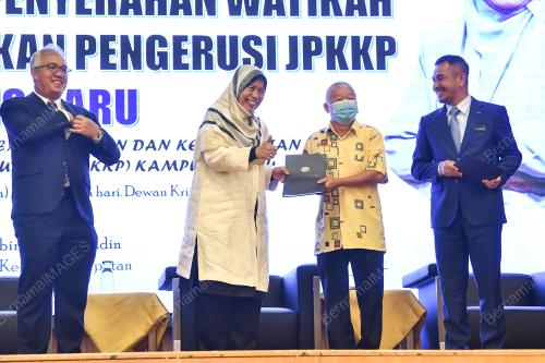ZURAIDA KAMARUDDIN