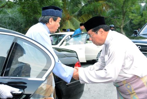 SULTAN SHARAFUDDIN IDRIS SHAH