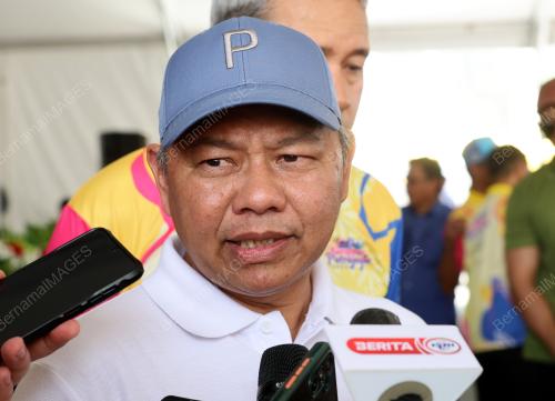 DATUK FADHLUN MAK UJUD