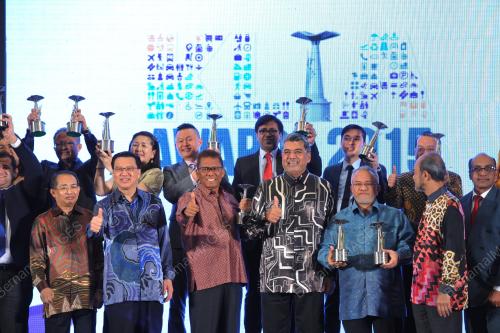 PTJ15_25112016_AWARDS