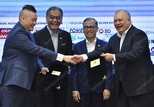 DATUK SERI DR DZULKEFLY AHMAD