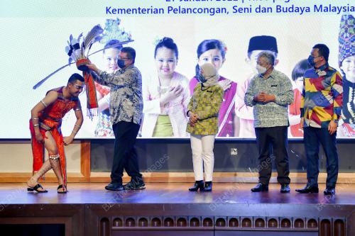 DATUK SERI NANCY SHUKRI